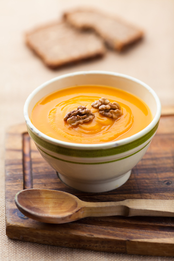 heilmittel-ingwer-ingwer-moehren-suppe