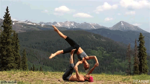Yoga Ironie Partneryoga